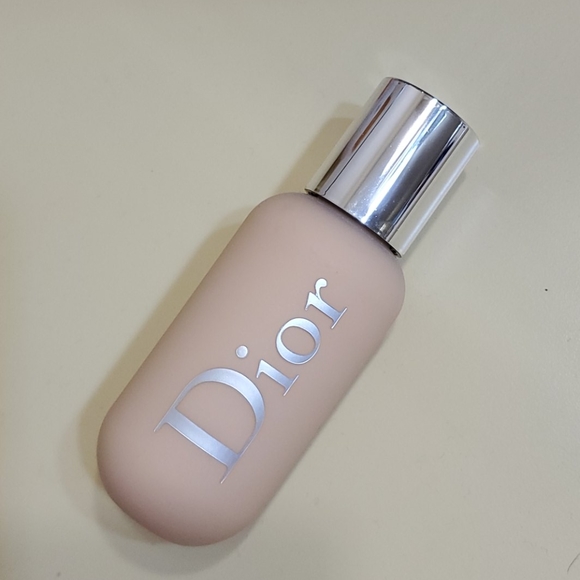 Dior backstage face and body foundation 1w